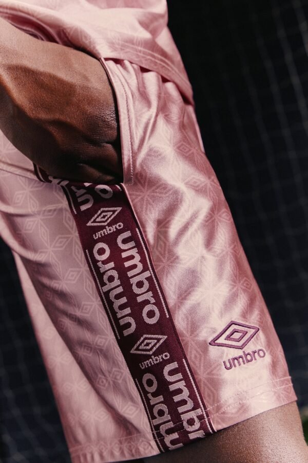 Umbro Side Tape Soccer Short