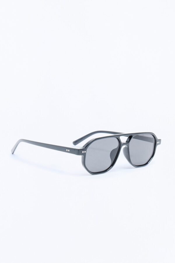 Eyes On Me Round Sunglasses