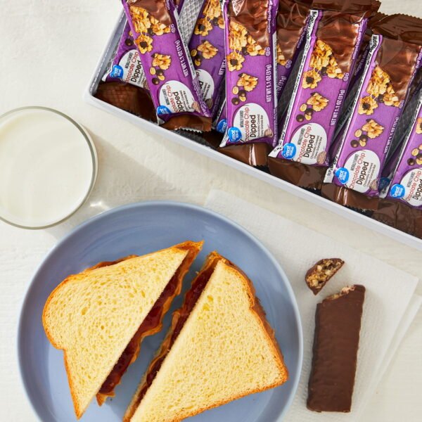 4aab8096-e21f-438c-a378-c492ee1b5aa7.f01121e6486192c0a3e3824f01fb15fd.jpeg Chocolate Chip Dipped Chewy Granola Bars, 1.1 oz Paper Box, 20 Count
