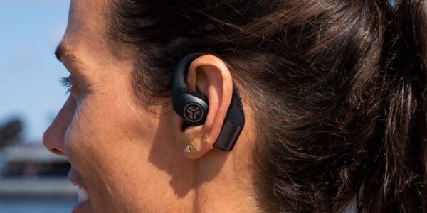 572bebb7-a53a-47ec-a75f-b01521e164db.412cf84da63e383eea186c999b8d010c.jpeg JLab Epic Open Sport Air Conduction Wireless Earbuds Black