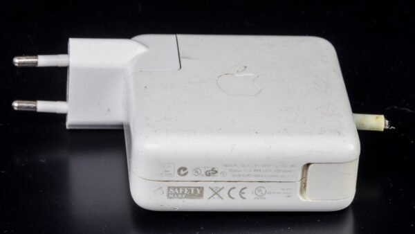 Apple 60W MagSafe Power Adapter (A1344) Apple 60W MagSafe Power Adapter (A1344, 16.5V 3.65A)