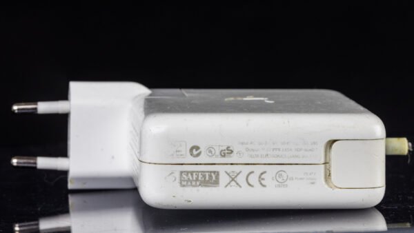 Apple 60W MagSafe Power Adapter (A1344) Apple 60W MagSafe Power Adapter (A1344, 16.5V 3.65A)