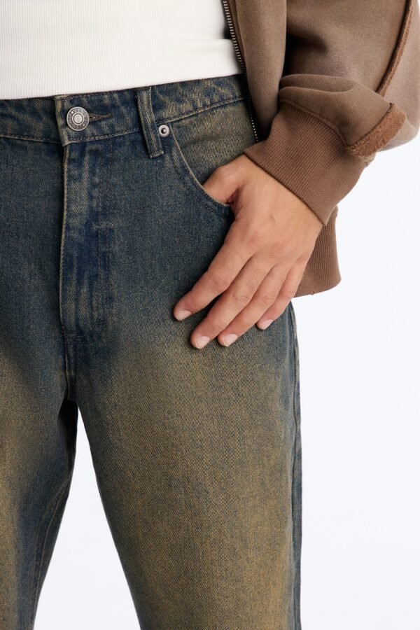 Essential Relaxed Rigid Jean
