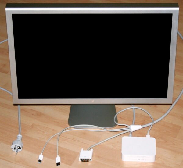 CinemaDisplay23.jpg Apple Cinema HD Display (Aluminum)