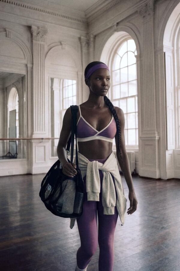 CloudForm™ V Front Contrast Sports Bra