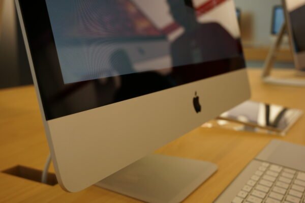 IMac_Late_2012_Edge.jpg Apple iMac 21.5" Late 2012 (A1418)
