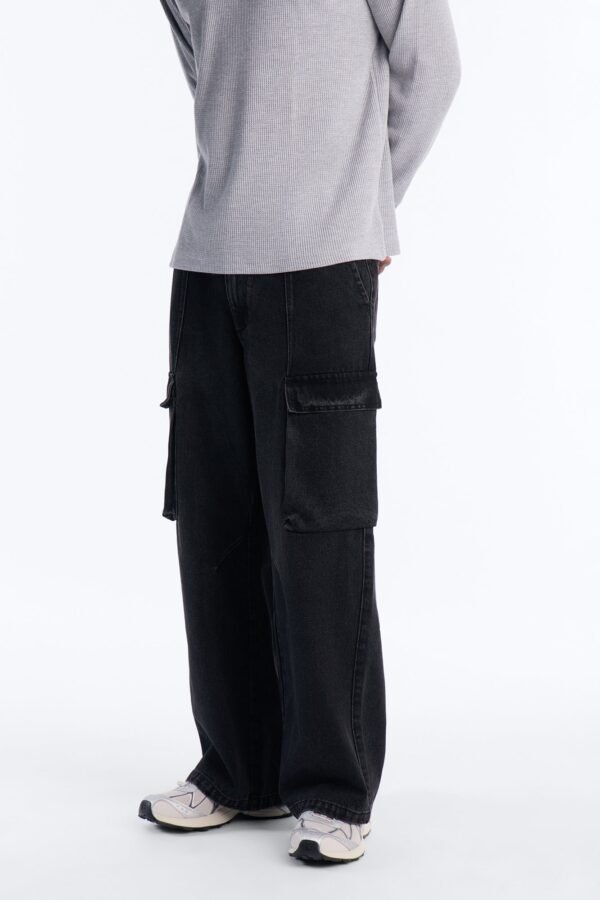 Clean Pocket Baggy Cargo Jean