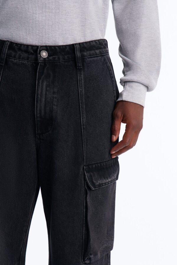 Clean Pocket Baggy Cargo Jean